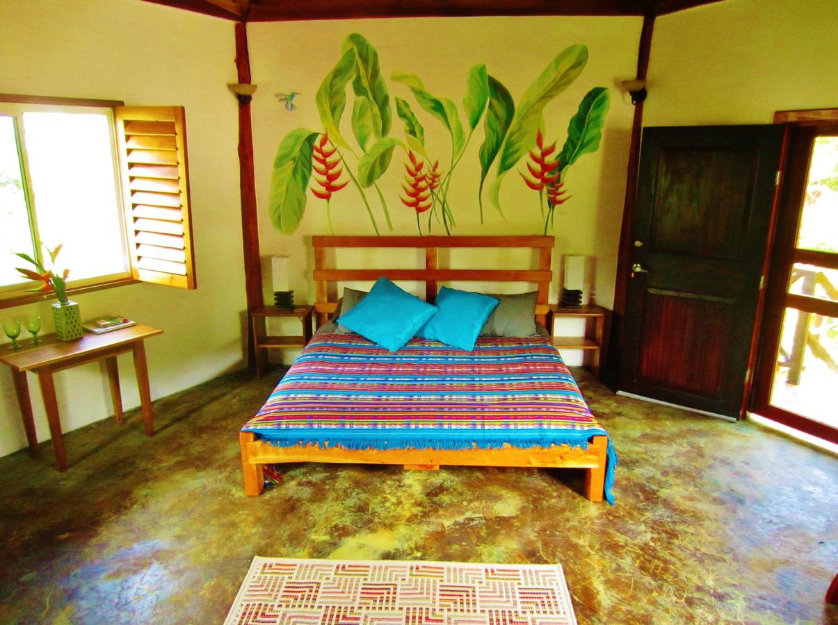 بوكاس تاون Casa Abundancyah B&B المظهر الخارجي الصورة